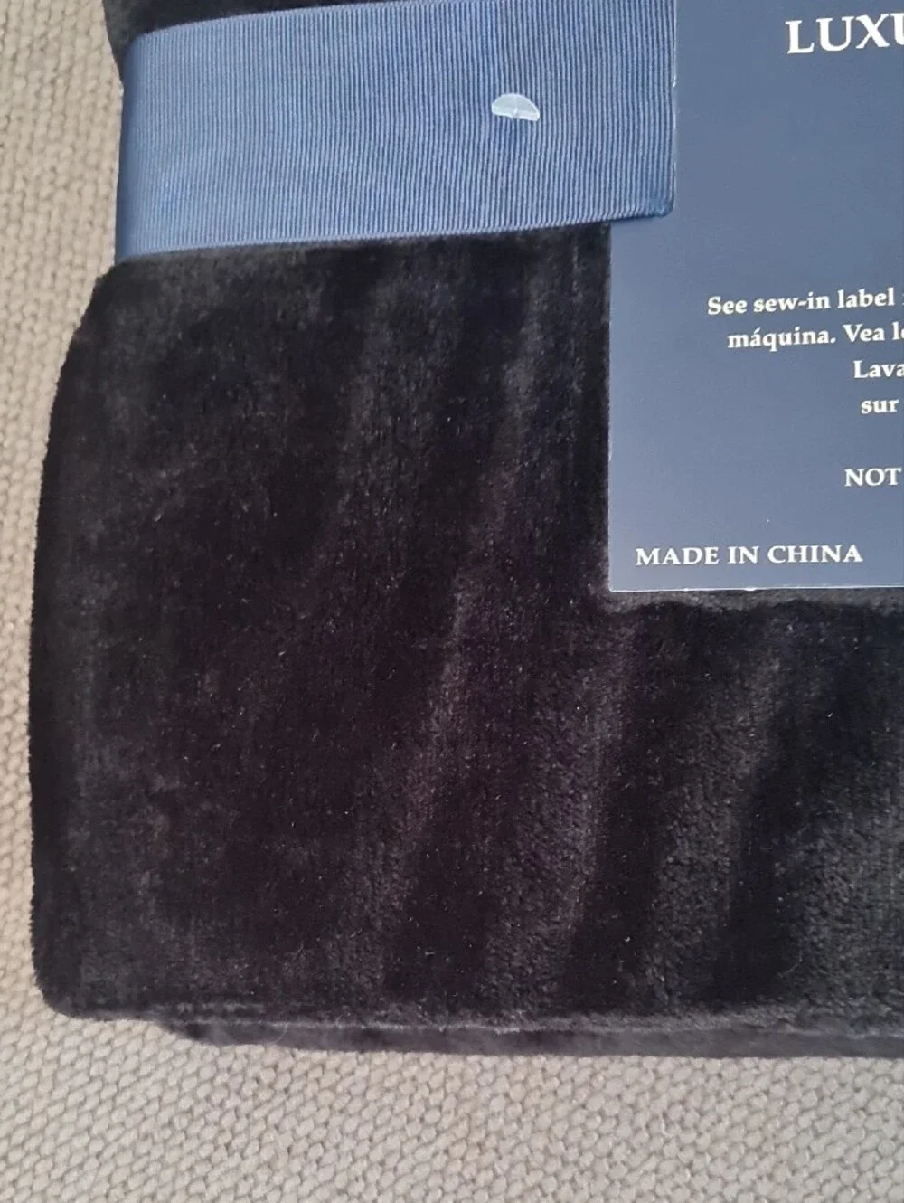 U.S. Polo Assn. Luxurious Plush Throw - Black